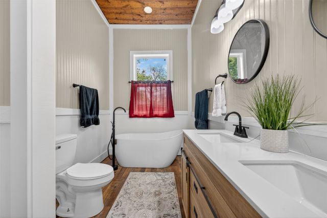 909 N Howard Street, Palestine, TX 75801