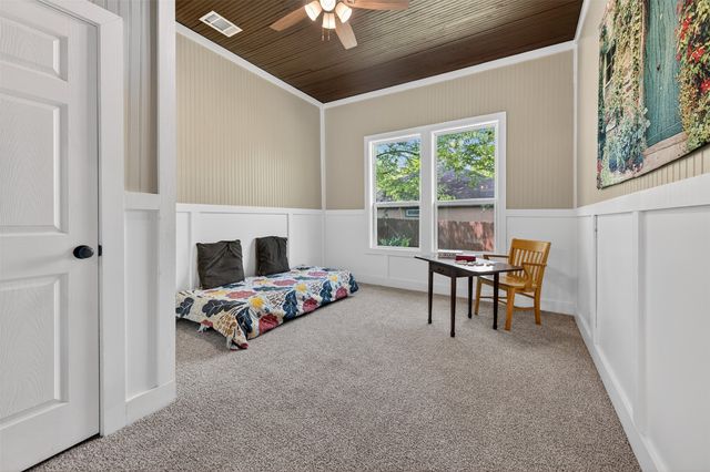 909 N Howard Street, Palestine, TX 75801