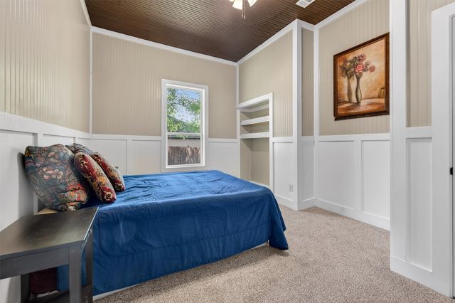 909 N Howard Street, Palestine, TX 75801