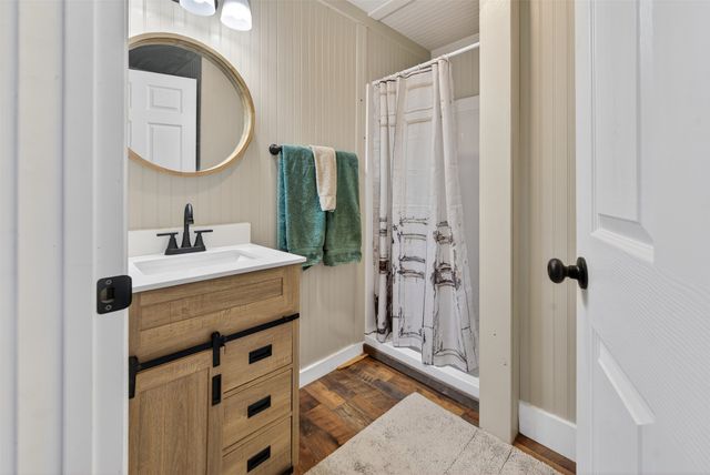 909 N Howard Street, Palestine, TX 75801