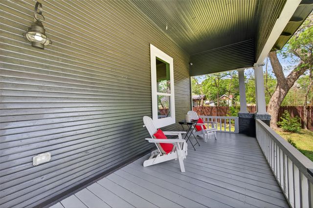 909 N Howard Street, Palestine, TX 75801