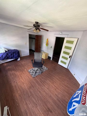 214 E THRUSH Avenue, Peoria, IL 61603