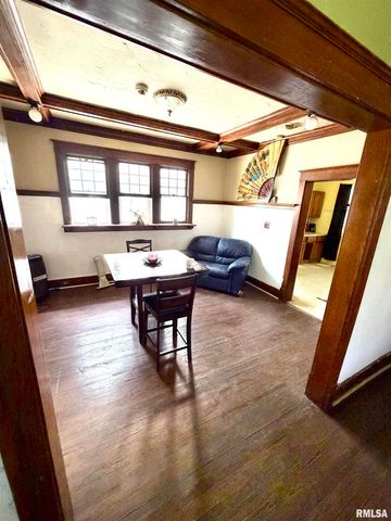 214 E THRUSH Avenue, Peoria, IL 61603