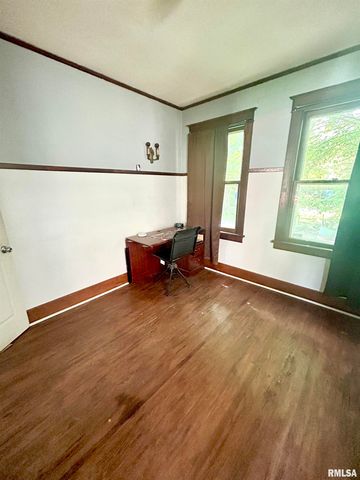 214 E THRUSH Avenue, Peoria, IL 61603