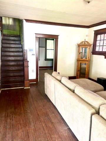 214 E THRUSH Avenue, Peoria, IL 61603