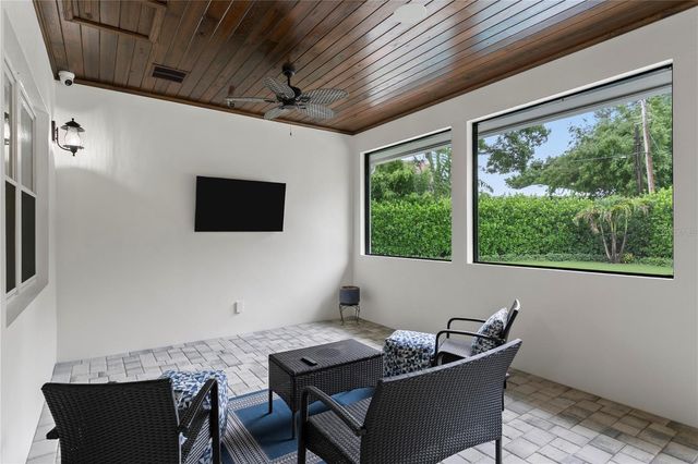 1009 S MORRISON COURT, Tampa, FL 33629