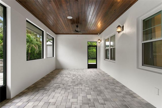 1009 S MORRISON COURT, Tampa, FL 33629