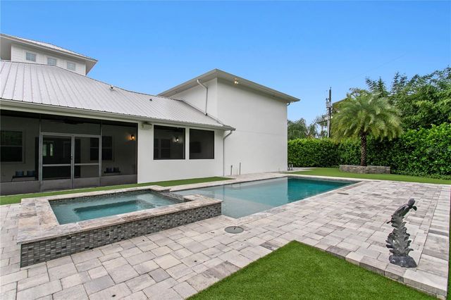 1009 S MORRISON COURT, Tampa, FL 33629