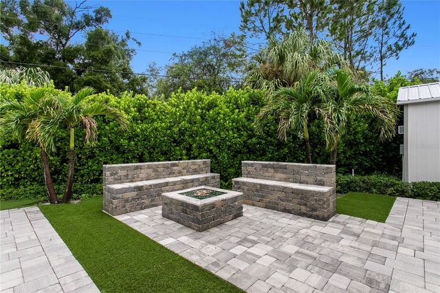 1009 S MORRISON COURT, Tampa, FL 33629