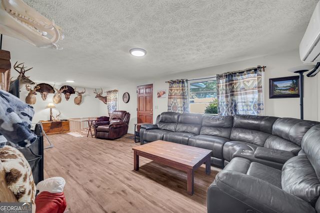 2281 Jot Em Down Road, Danielsville, GA 30633