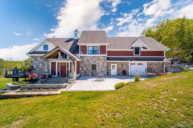 9 Susan Court, Tuxedo Park, NY 10987