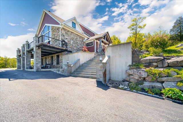 9 Susan Court, Tuxedo Park, NY 10987
