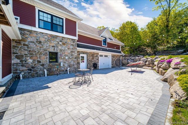 9 Susan Court, Tuxedo Park, NY 10987