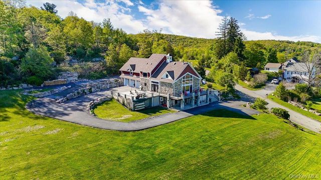 9 Susan Court, Tuxedo Park, NY 10987