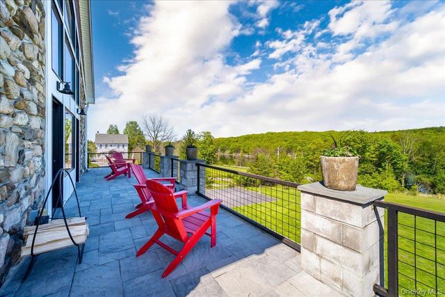 9 Susan Court, Tuxedo Park, NY 10987