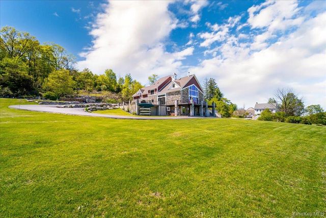 9 Susan Court, Tuxedo Park, NY 10987