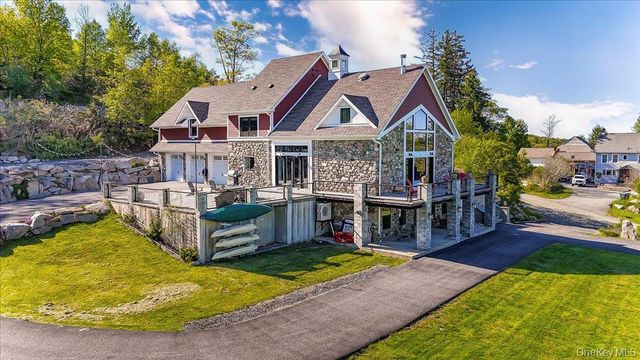 9 Susan Court, Tuxedo Park, NY 10987