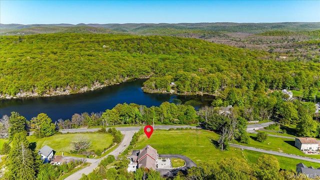 9 Susan Court, Tuxedo Park, NY 10987