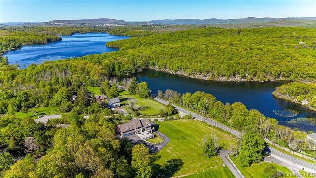 9 Susan Court, Tuxedo Park, NY 10987