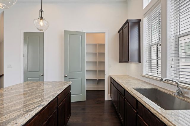 9674 Knight Road, Houston, TX 77045