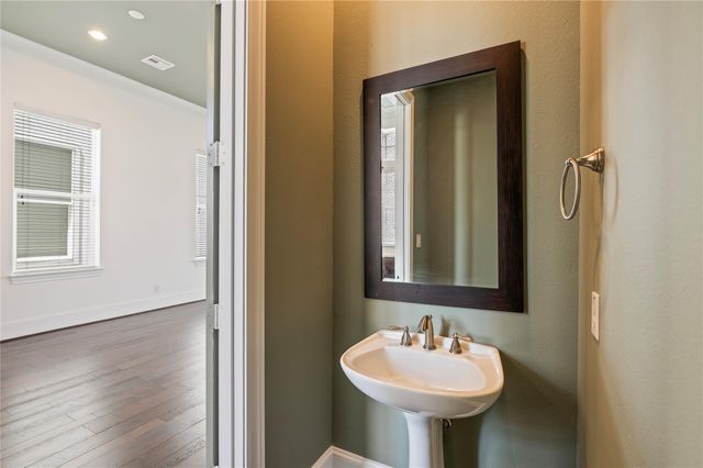 9674 Knight Road, Houston, TX 77045