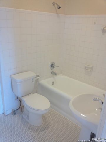 133 W Magnolia Ave Apt 6, San Antonio, TX 78212