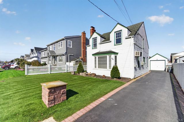 69 Forest Avenue, Massapequa, NY 11758