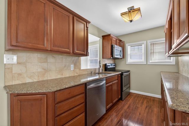 69 Forest Avenue, Massapequa, NY 11758