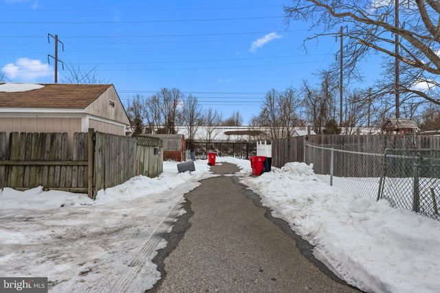 702 CORSON ST, Bristol, PA 19007