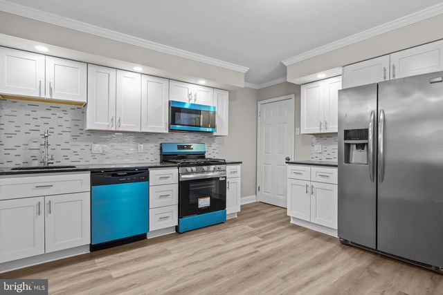 702 CORSON ST, Bristol, PA 19007