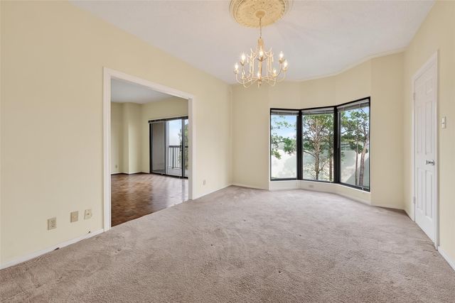 661 Bering Drive 409, Houston, TX 77057