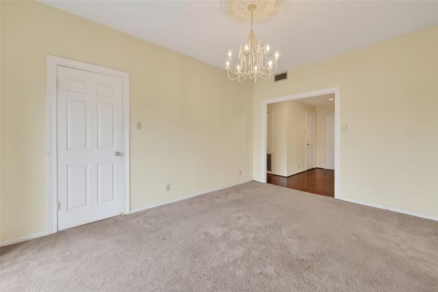 661 Bering Drive 409, Houston, TX 77057