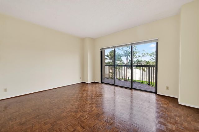 661 Bering Drive 409, Houston, TX 77057