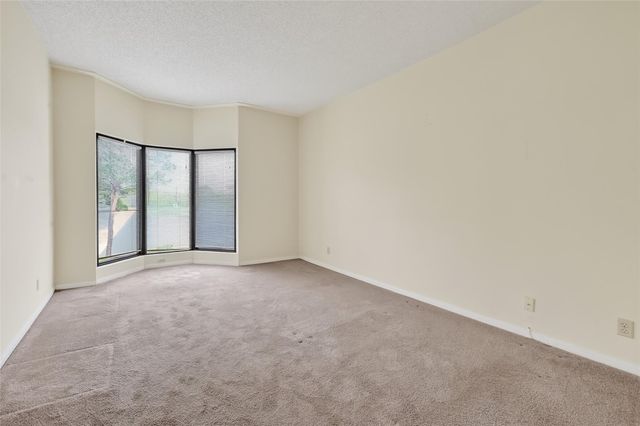 661 Bering Drive 409, Houston, TX 77057