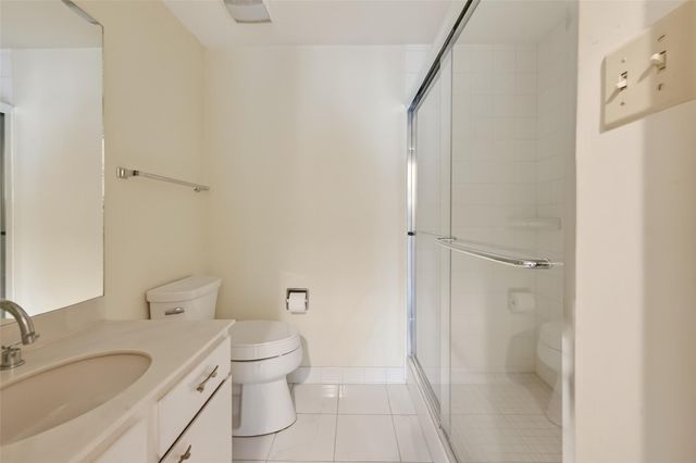 661 Bering Drive 409, Houston, TX 77057