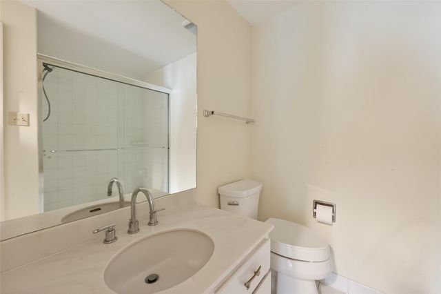 661 Bering Drive 409, Houston, TX 77057