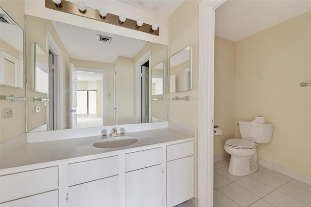 661 Bering Drive 409, Houston, TX 77057