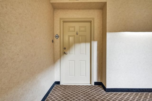 661 Bering Drive 409, Houston, TX 77057