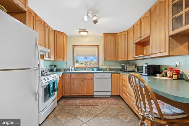 164 TRENTON RD, Langhorne, PA 19047