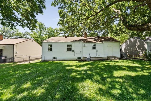 606 67th Place, Kansas City, MO 64118