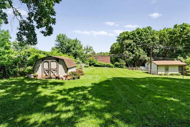 606 67th Place, Kansas City, MO 64118
