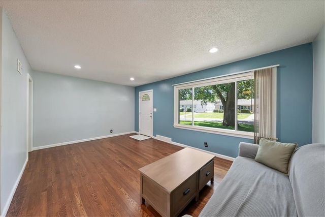 606 67th Place, Kansas City, MO 64118