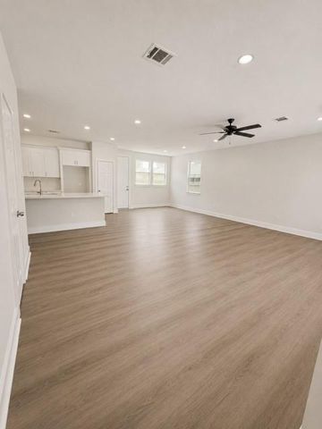 11514 Courtshire Road B, Houston, TX 77076