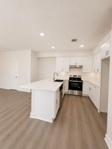 11514 Courtshire Road B, Houston, TX 77076