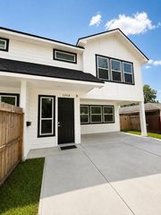 11514 Courtshire Road B, Houston, TX 77076