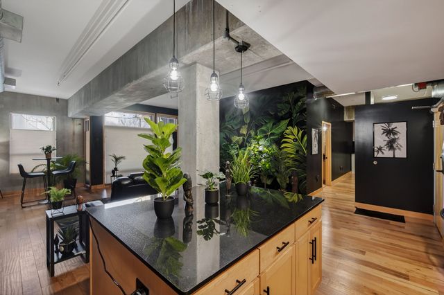 119 4th Street 103, Des Moines, IA 50309