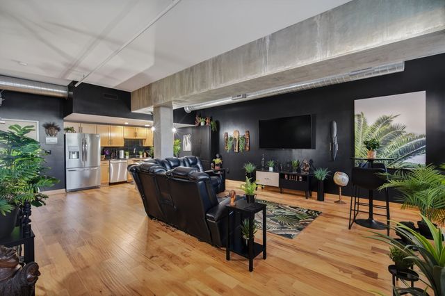 119 4th Street 103, Des Moines, IA 50309