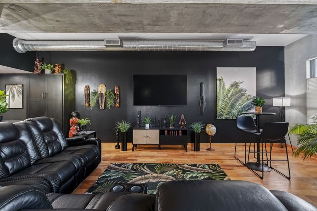 119 4th Street 103, Des Moines, IA 50309