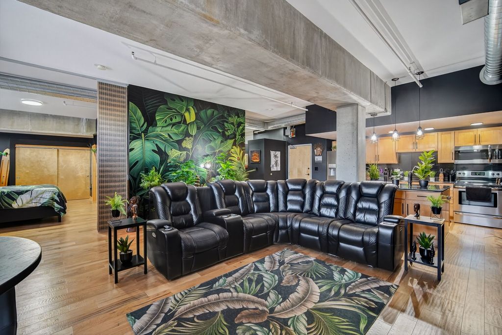 119 4th Street 103, Des Moines, IA 50309