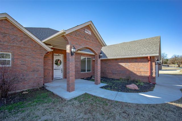 12596 Bridlewood Lane, Blanchard, OK 73010